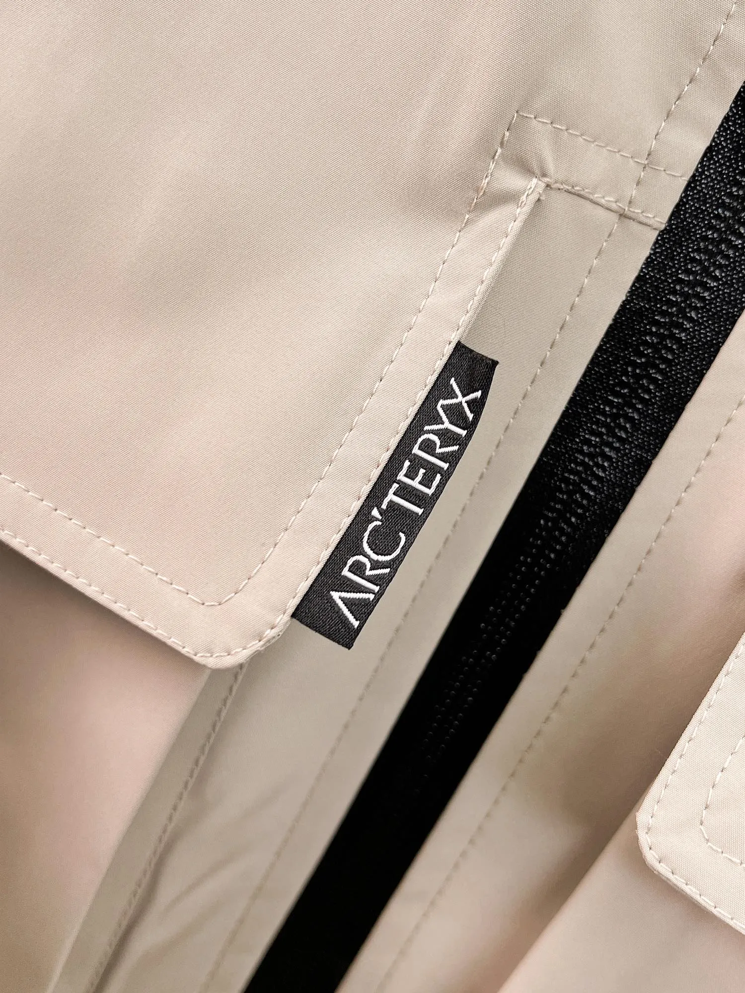 Same Style， ， 2026 New Arrival ， Original Premium Breathable ， ， ， Quality。 ， Sizes：M～3XL